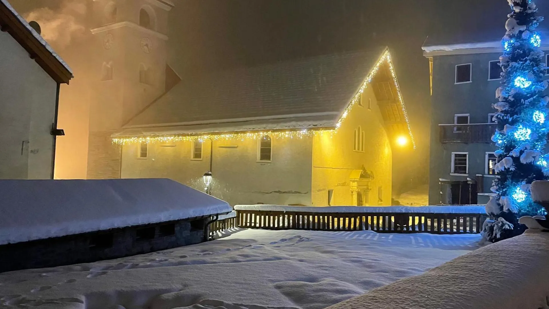 Chalet Muguet - Centre Of Village Location! Les Allues France