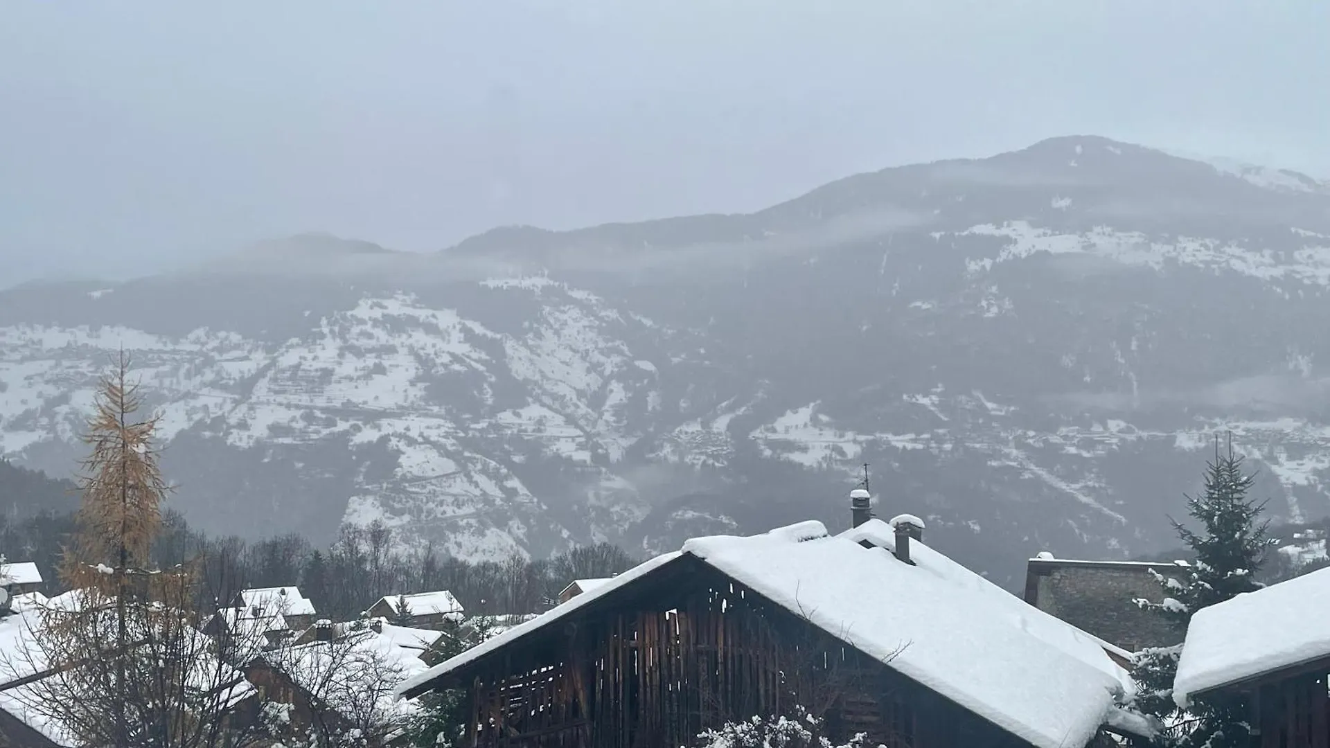 Chalet Muguet - Centre Of Village Location! Les Allues 0*,  France